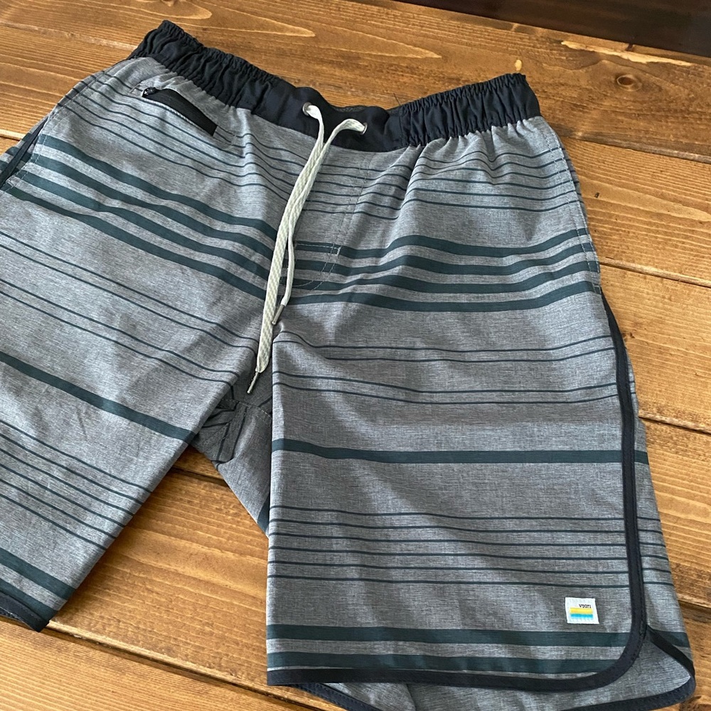 Vuori Banks Shorts 7.5”